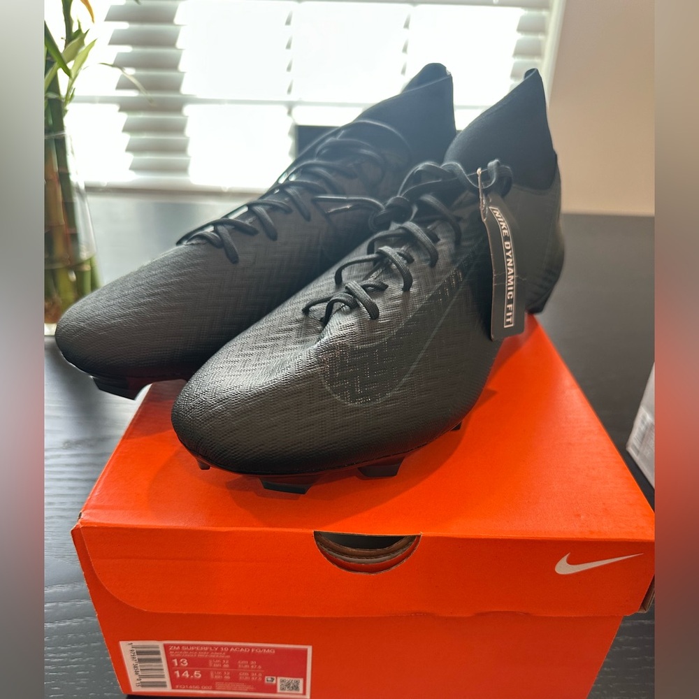 Nike Black Men's Athletic Cleats